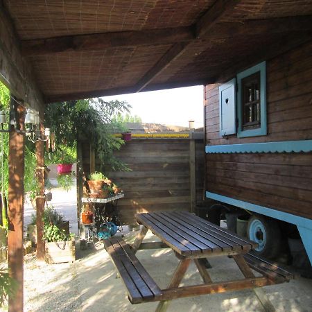 Hotel La Roulotte Des Carpates Gaillac Exterior foto