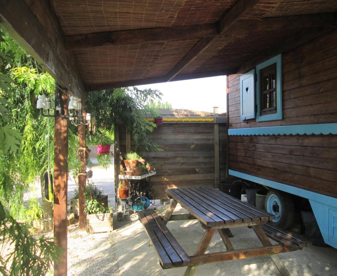 Hotel La Roulotte Des Carpates Gaillac Exterior foto